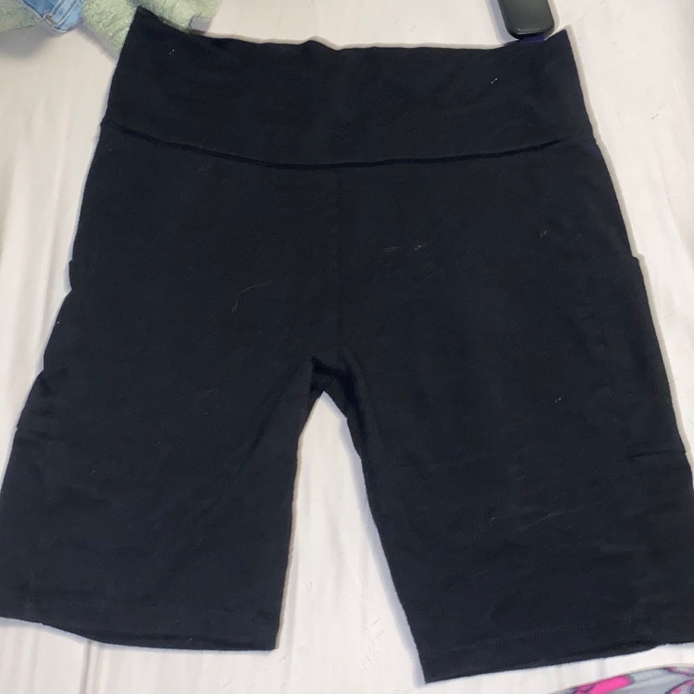 Black size medium biker shorts